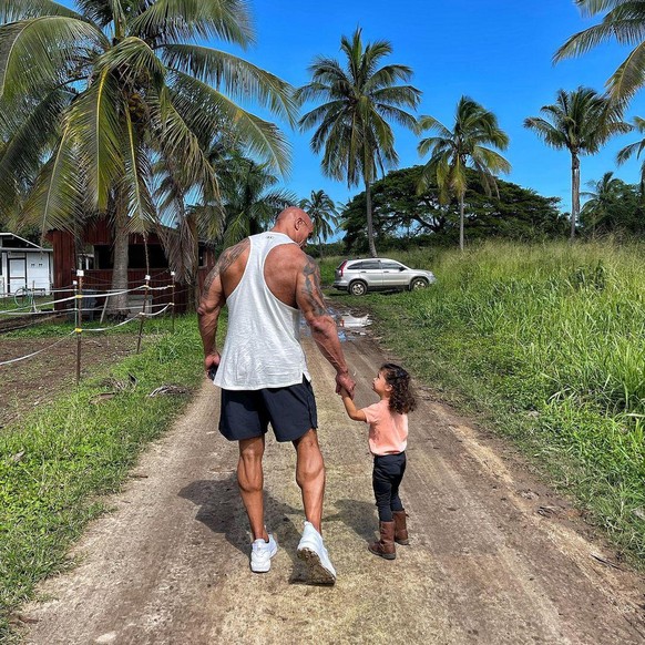 Dwayne Johnson avec l'une de ses filles.