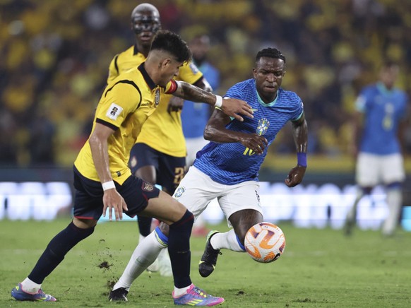 Le Brésil de Vinicius (à droite) n&#039;a pas trouvé la faille en Equateur.