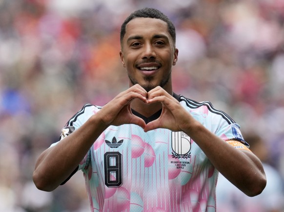 Youri Tielemans rejoint Manchester United