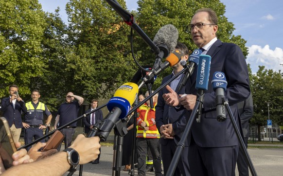 Bundesminister des Innern Alexander Dobrindt gibt eine Pressekonferenz / Amoklauf am Welfen-Gymnasium , zwei schwerverletzte M�dchen in Schongau / Datum: 08.07.2026 / *** Federal Minister of the Inter ...
