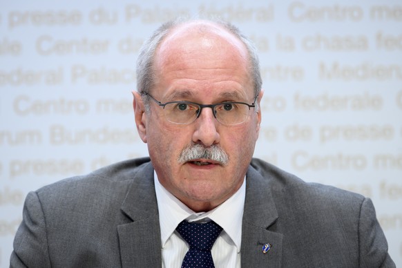 Andreas Stettbacher, Delegierter des Bundesrates fuer den Koordinierten Sanitaetsdienst KSD, spricht an einem Point de Presse zur Covid 19 Situation, am Dienstag, 7. Dezember 2021. (KEYSTONE/Anthony A ...