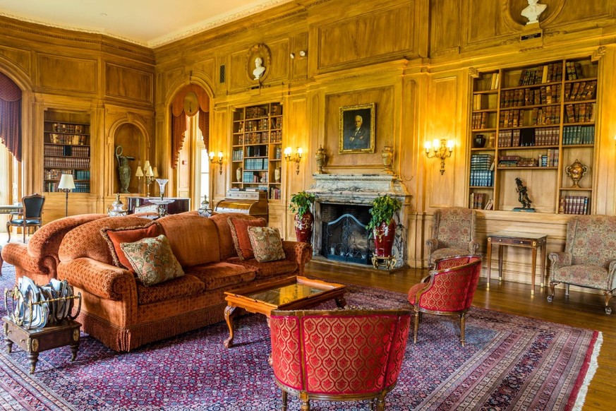 Oheka Castle, célèbre pour Blank Space, Citizen Kane et Succession, sera vendu aux enchères le 27 octobre après des difficultés financières.