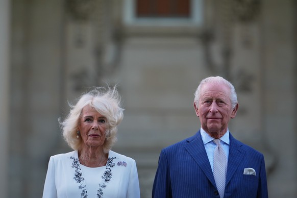 Britain's King Charles III and Queen Camilla pose for a photo outside of the British Embassy, Monday, April 27, 2026, in Washington. (AP Photo/Julia Demaree Nikhinson, Pool)