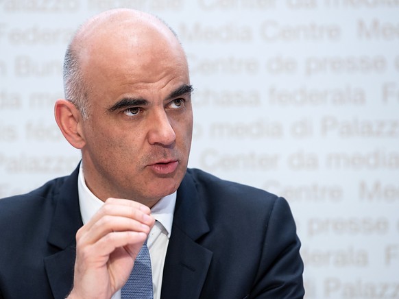 Le coronavirus continue de circuler parmi la population, ce qui justifie de prolonger la loi Covid le 18 juin aux urnes, selon le ministre de la santé Alain Berset (archives).