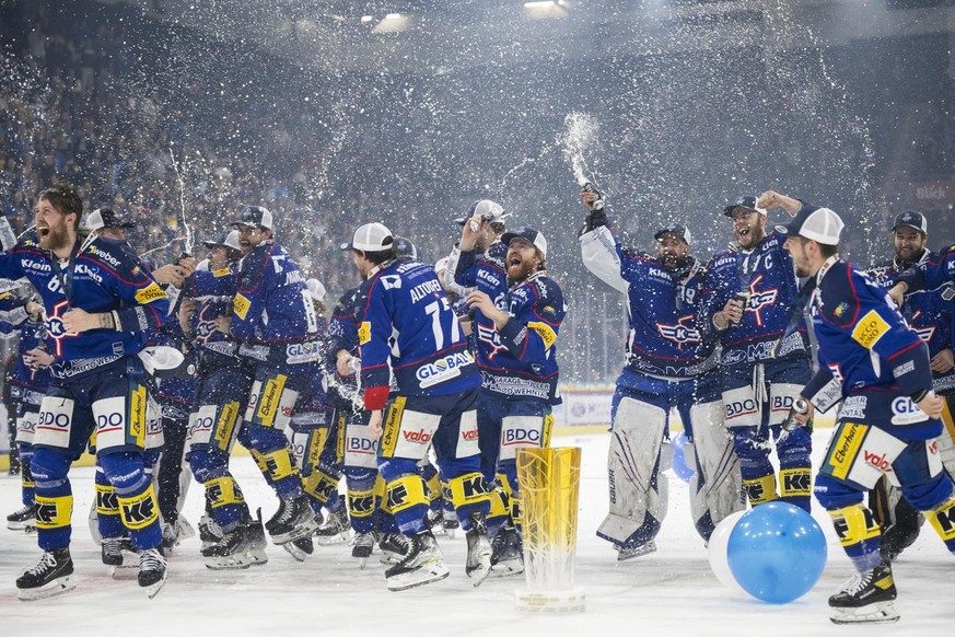 Les hockeyeurs de Kloten sont de retour en National League, après avoir battu Olten en finale de Swiss League mercredi soir.