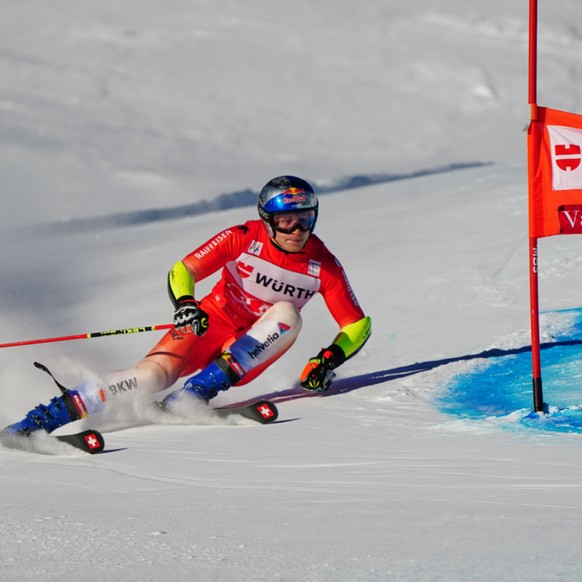 Le Nidwaldien Marco Odermatt a terminé 4e de la première manche du géant de Val d&#039;Isère.
