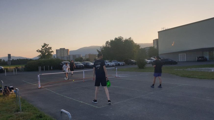 Les débuts des Yverdonnois en 2025, sur leur terrain tracé à la craie. Et sans éclairage artificiel.