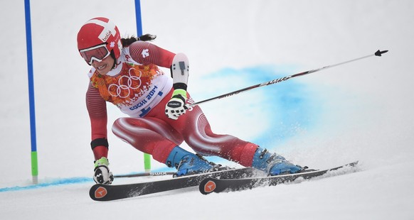 epa04084794 Dominique Gisin of Switzerland in action during first run of the Women's Giant Slalom at the Rosa Khutor Alpine Center at the Sochi 2014 Olympic Games, Krasnaya Polyana, Russia, 18 Fe ...