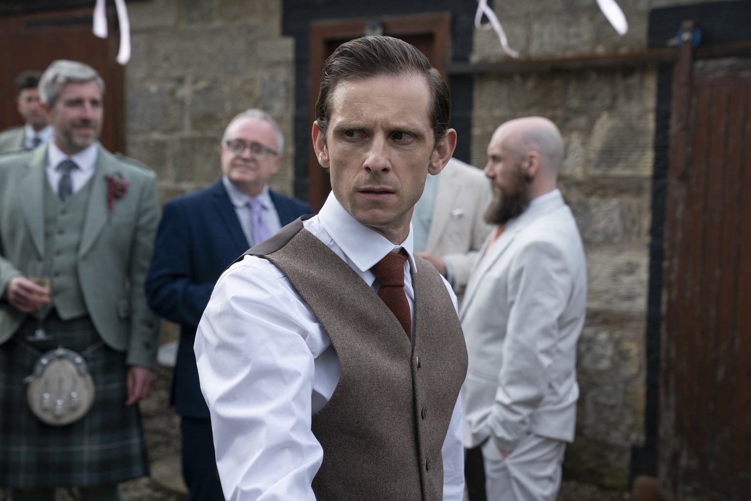 L'acteur Jamie Bell, mondialement connu pour Billy Elliot (2000) incarne Niall.