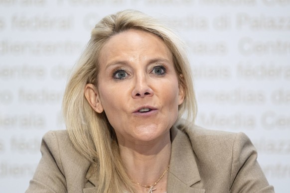 Nationalraetin Celine Amaudruz, SVP-GE, spricht ueber die keine 10 Millionen Schweiz, Nachhaltigkeitsinitiative, am Dienstag, 24. Maerz 2026, in Bern. (KEYSTONE/Peter Schneider)