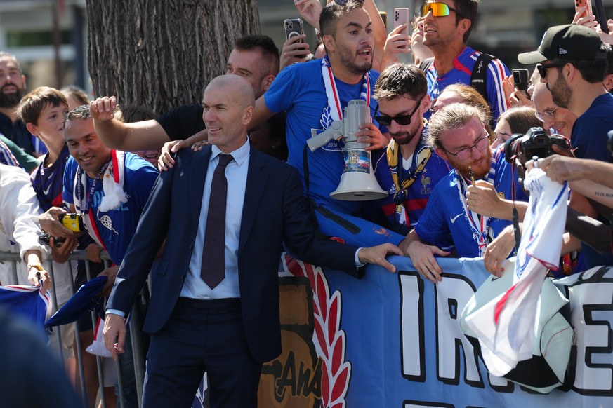 Zinédine Zidane placé sous protection