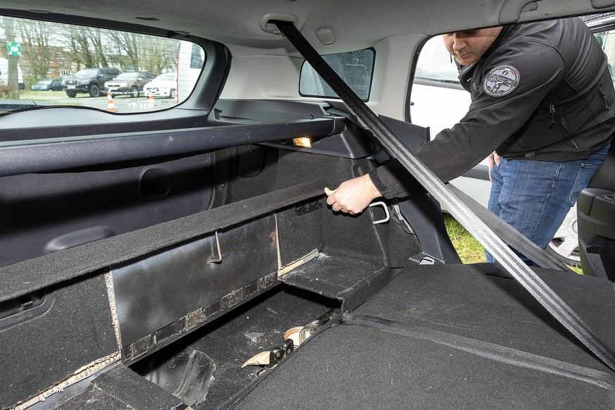 Illustration picture shows a press moment of the cabinet of the minister of Justice and the federal police on the criminalization of hidden spaces in vehicles, in Gentbrugge, Ghent, Thursday 23 March  ...