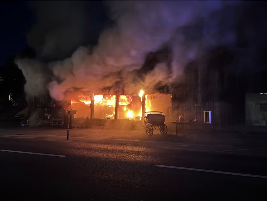 Samedi soir, un incendie s'est déclaré dans une entreprise à Studen.