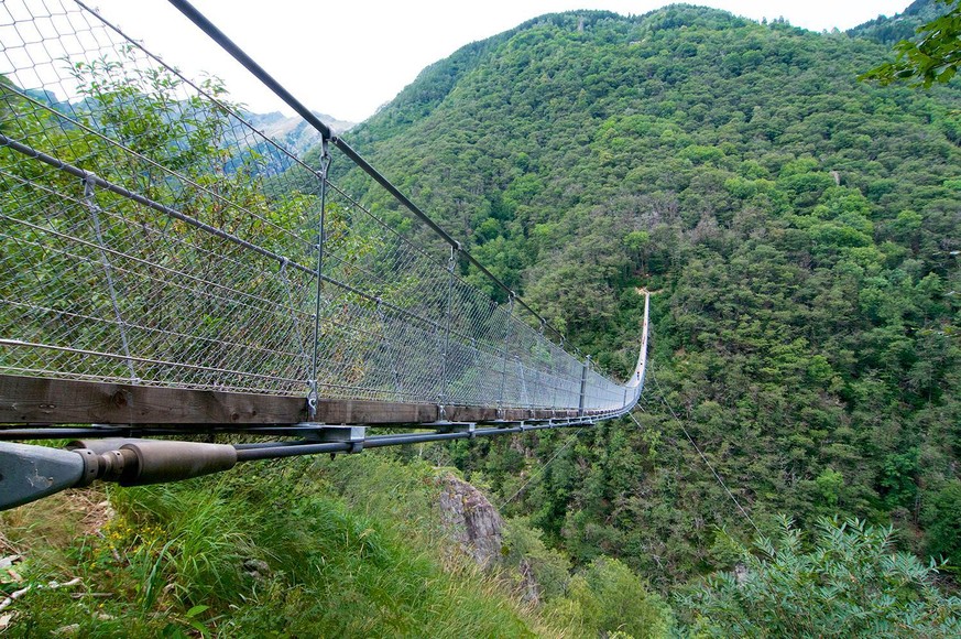 Ponte Tibetano Carasc, Bild: Shutterstock Hängebrücken Schweiz Rauszeit