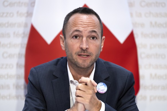 Regierungsrat Mathias Reynard (VS), Praesident der Konferenz der Kantonalen Sozialdirektorinnen und Sozialdirektoren (SODK), spricht waehrend einer Medienkonferenz zur Lancierung der nationalen Praeve ...