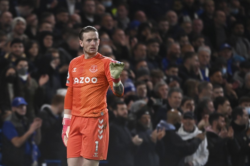 epa09645712 Everton&#039;s goalkeeper Jordan Pickford reacts during the English Premier League soccer match between Chelsea FC and Everton FC in London, Britain, 16 December 2021. EPA/Vickie Flores ED ...