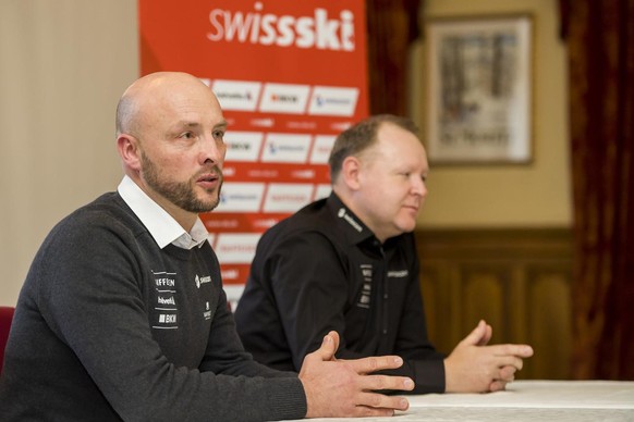 Walter Reusser (au premier plan), chef du ski alpin suisse, affirme que le staff sera en grande partie vacciné trois fois avant les JO.