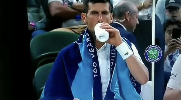 Djokovic et sa boisson mystérieuse à Wimbeldon