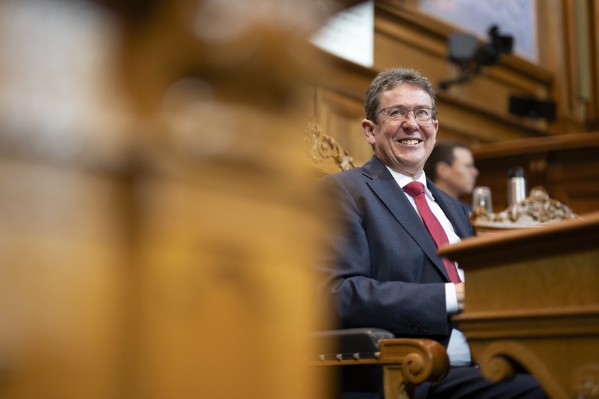 Bundesrat Albert Roesti lacht waehrend der Wintersession der Eidgenoessischen Raete, am Dienstag, 9. Dezember 2025 im Staenderat in Bern. (KEYSTONE/Anthony Anex)