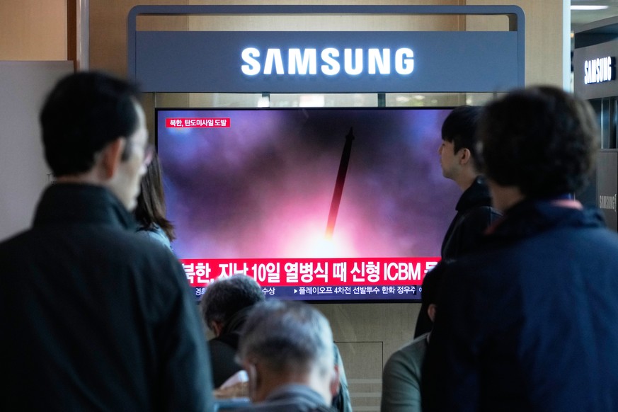 A TV screen shows a file image of North Korea&#039;s missile launch during a news program at Seoul Railway Station in Seoul, South Korea, Wednesday, Oct. 22, 2025. (AP Photo/Ahn Young-joon)
South Kore ...
