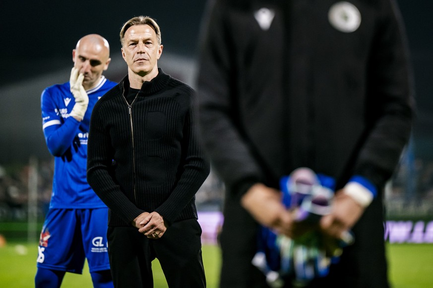 Deception du gardien Paul Bernardoni (YS) et de l&#039;entraineur Paolo Tramezzani apres la relegation en Challenge League lors de la rencontre de football de Super League entre Yverdon Sport FC et FC ...