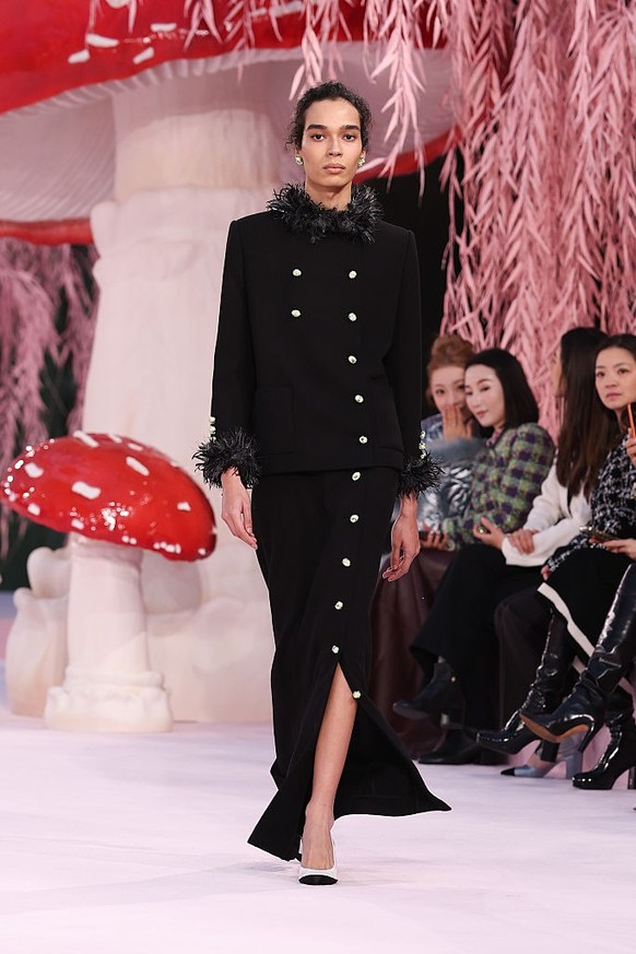 PARIS, FRANCE - JANUARY 27: (EDITORIAL USE ONLY - For Non-Editorial use please seek approval from Fashion House) Models walk the runway during the Chanel Haute Couture Week Spring/Summer 2026 show as  ...