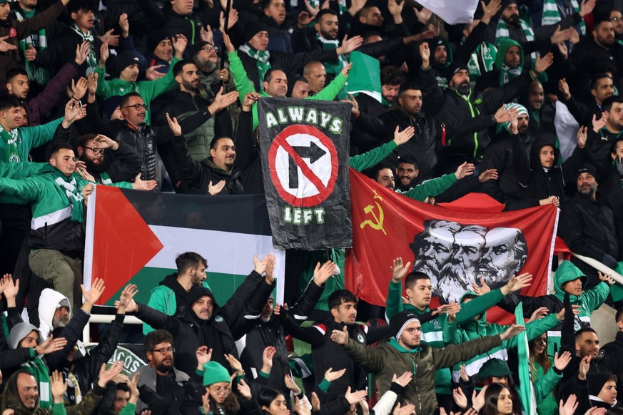 NIKOZJA 28.11.2024 MECZ 4. KOLEJKA LIGA KONFERENCJI SEZON 2024/25: OMONIA NIKOZJA - LEGIA WARSZAWA --- UEFA CONFERENCE LEAGUE MATCH: OMONIA NICOSIA - LEGIA WARSAW KIBICE OMONII FOT. PIOTR KUCZA/FOTOPY ...