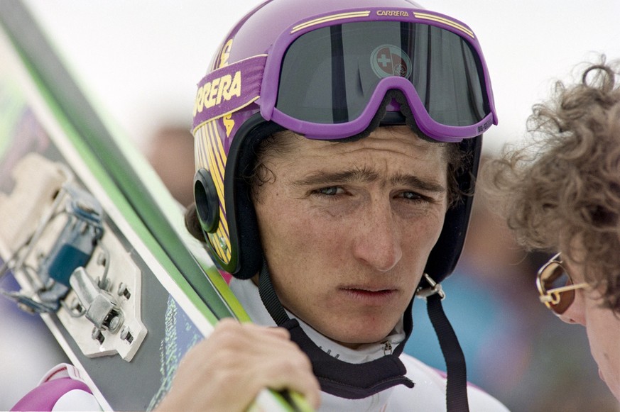 Hippolyt Kempf auf dem Weg zum Skispringen der Nordischen Kombination bei den Olympischen Winterspielen in Albertville, aufgenommen am 11. Februar 1992. (KEYSTONE/Str)