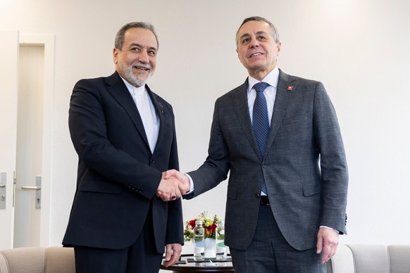 Ignazio Cassis et son homologue iranien Abbas Araghchi le 17 février 2026 à Genève