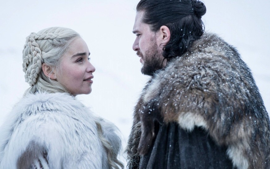 Emilia Clarke as Daenerys Targaryen, Kit Harington as Jon Snow, Game of Thrones Season 8 (2019), Photo Credit: Helen Sloan-HBO / The Hollywood Archive Los Angeles CA PUBLICATIONxINxGERxSUIxAUTxONLY Co ...