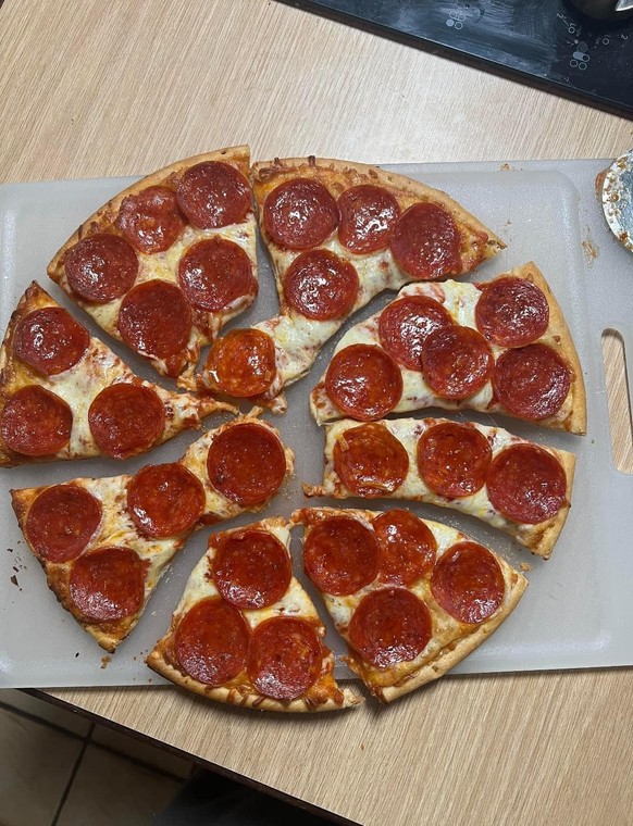 Pizza Verbrechen: Falsch geschnitten