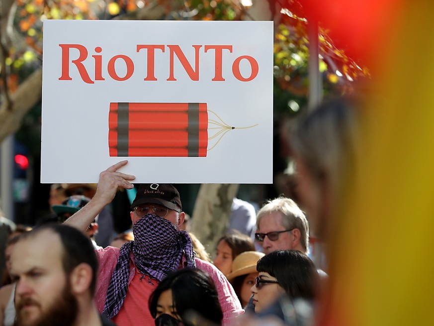 Des manifestations avaient eu lieu devant les locaux de Rio Tinto