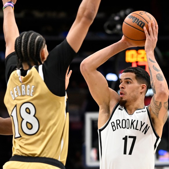 Kyshawn George (18) et les Wizards ont subi face aux Nets leur 12e défaite en 13 matches