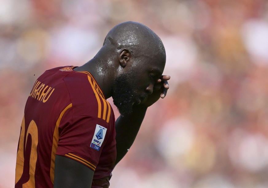 Roma&#039;s Romelu Lukaku gestures during the Italian Serie A soccer match between AS Roma and AC Monza, at Stadio Olimpico, in Rome, Sunday, Oct. 22, 2023. (Alfredo Falcone/LaPresse via AP)