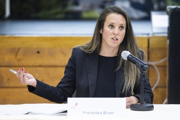 Franziska Biner, Conseillere d'Etat valaisanne parle lors d'une conference de presse du projet de reconstruction du futur Blatten ce mercredi, 3 septembre 2025 a Ferden dans le Loetschental. ...