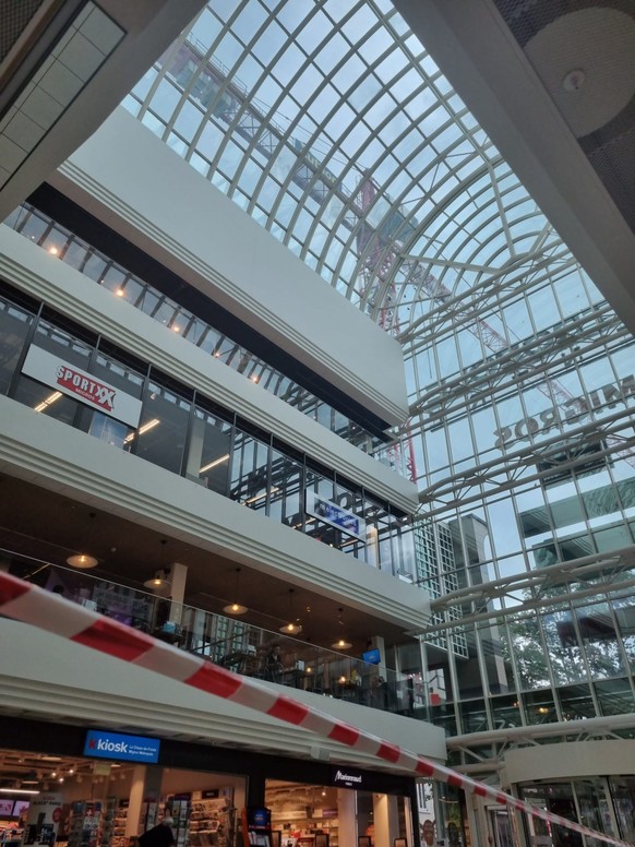 Migros Métropole Centre ravagé par une tempête.