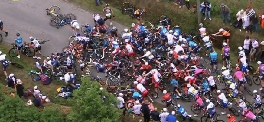 Cyclisme Tour de France 2021 chute