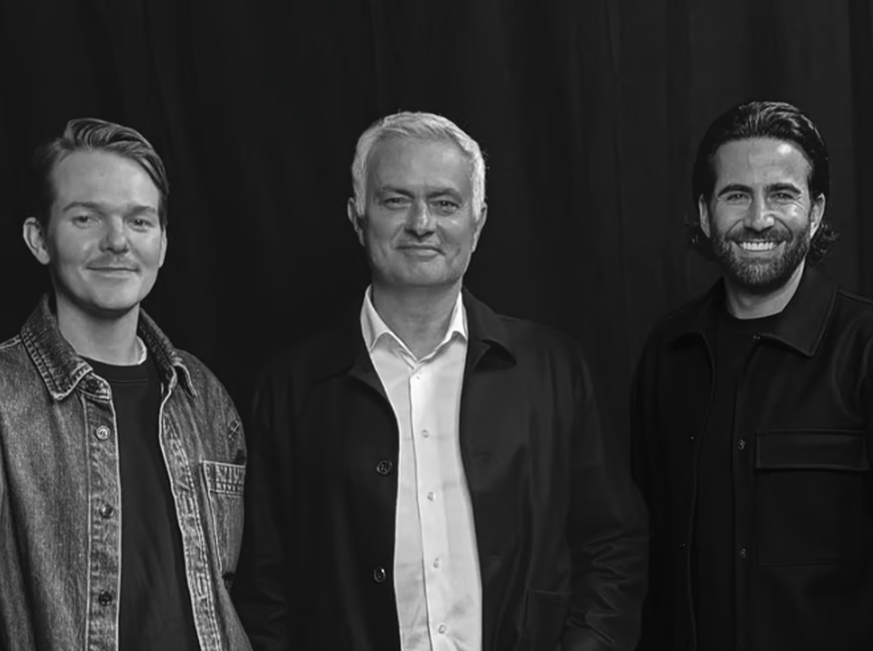 Lukas Amgwerd (Thjnk), José Mourinho et Marco Greco (Ochsner Sport).