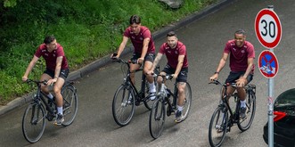 Voici pourquoi les joueurs de la Nati sont privés de vélo