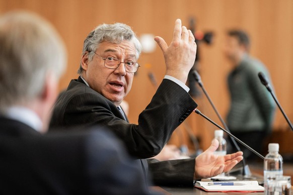 Filippo Lombardi, Vizepraesident des Flughafens Lugano-Agno, aeussert sich an einer Medienkonferenz zum Flughafen Lugano-Agno, am Donnerstag, 23. April 2020 in Lugano. Die Betreiberfirma des Flughafen ...