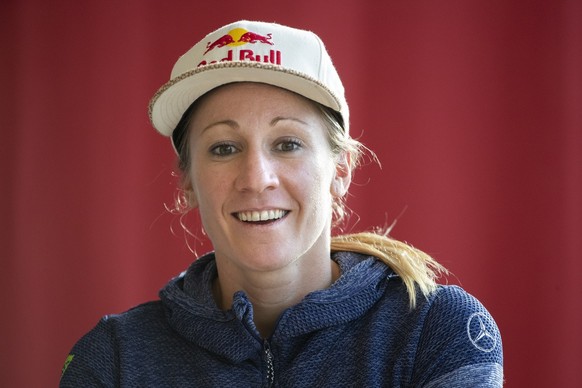 Die Triathletin Daniela Ryf beantwortet Fragen waehrend einem Medientreff, am Dienstag, 26. November 2019 in Zuchwil. (KEYSTONE/Peter Klaunzer)
