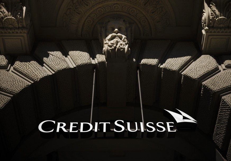 ARCHIVBILD ZUM DATENLECK BEI DER CREDIT SUISSE --- Das Logo am Credit Suisse Hauptsitz am Zuercher Paradeplatz, aufgenommen am Donnerstag, 10. Februar 2022 in Zuerich. (KEYSTONE/Michael Buholzer)
