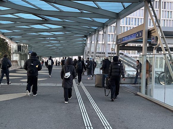 Reportage en gare de Renens, au premier jour du nouvel horaire CFF 2025.