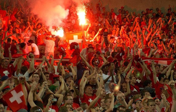 L'ambiance avait pourtant été belle et colorée durant le match contre l'Albanie. La partie s'était disputée devant 26 000 fans, dont plusieurs milliers de supporters adverses.