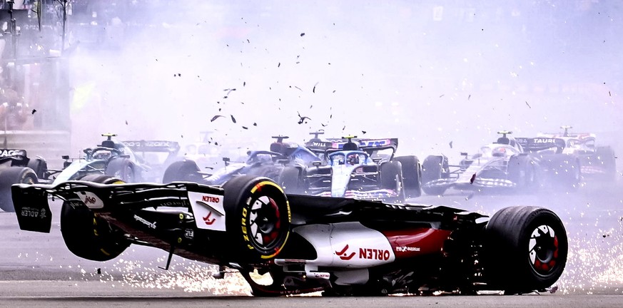 epa10049639 Chinese Formula One driver Guanyu Zhou of Alfa Romeo Racing crashes during the Formula One Grand Prix of Britain at the Silverstone Circuit, Silverstone, Britain, 03 July 2022. EPA/CHRISTI ...