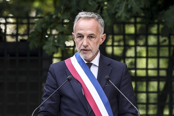 epa13189298 Mayor of Paris Emmanuel Gregoire speaks during a ceremony paying tribute to 'La Nueve', the predominantly Spanish Republican company of the French 2nd Armored Division duringg Wo ...