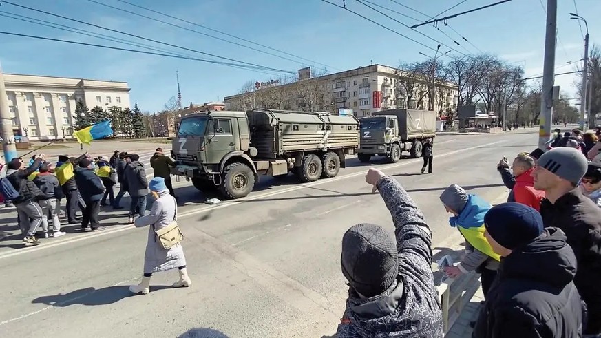 Les protestations de la population de Kherson se poursuivent, malgré l'occupation russe.