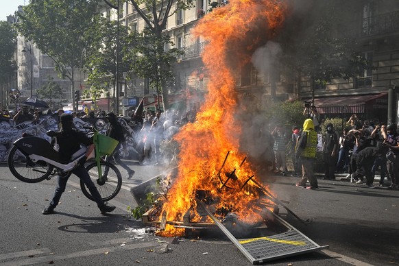 Une trentaine de personnes ont été arrêtées à Paris.