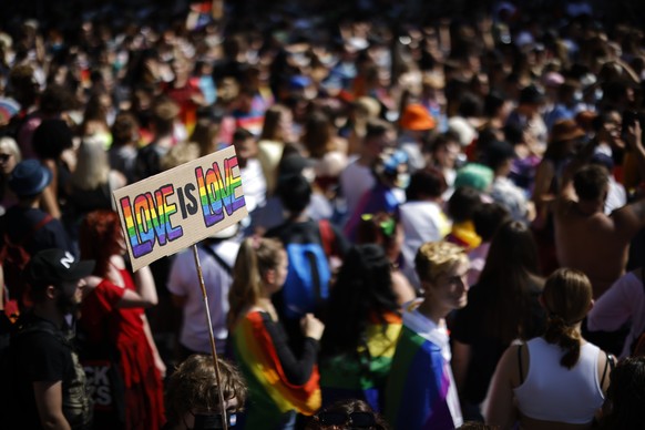 epa09447035 People demonstrate at the Zurich Pride parade with the slogan &#039;Dare. Marriage for all, now!&#039;, for the rights of the LGBTIQ community in Zurich, Switzerland, 04 September 2021. On ...