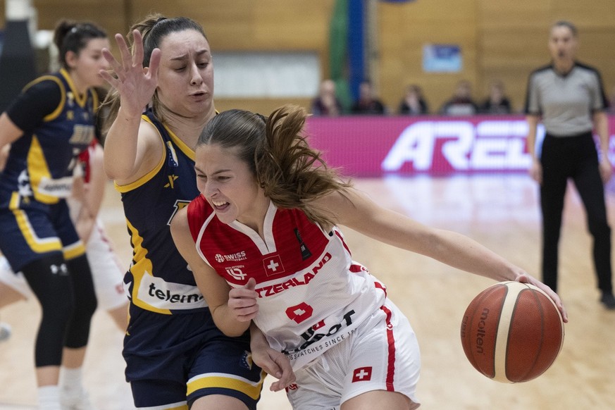 Stephanie Martinez contre la Bosnie-Herzégovine